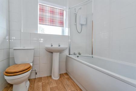 72 Blake Close, Hednesford, Staffordhire, WS11 5UB