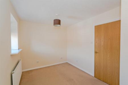 72 Blake Close, Hednesford, Staffordhire, WS11 5UB