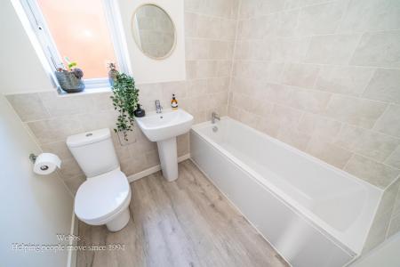 FAMILY BATHROOM