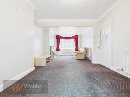 CAM05244G0-PR0287-STILL016.jpg