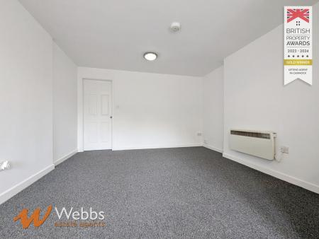 Lounge 1.jpg