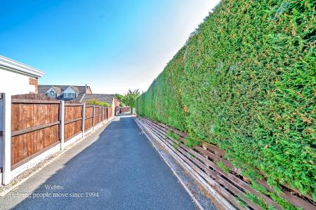 private driveway
