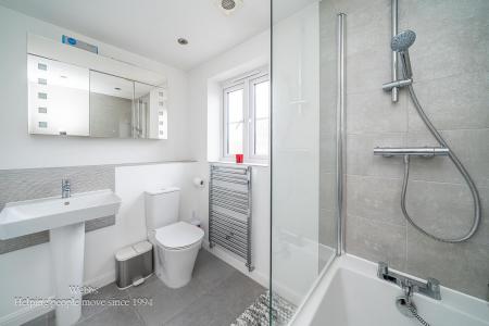 webbs bathroom-4.JPG