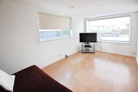 4th Bed / Study / Playroom