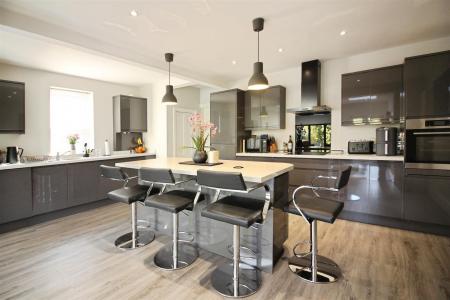 Open Plan Kitchen/Dining/Living