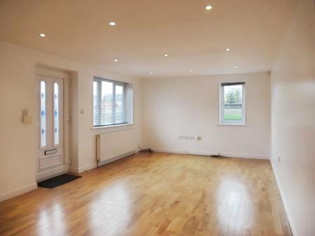 Lounge/Dining