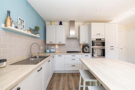 Kitchen/dining