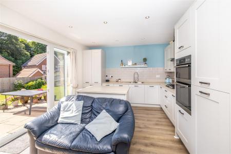 Kitchen/dining