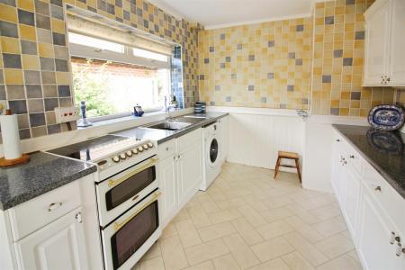Kitchen/Dining Area