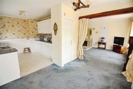 Kitchen/Dining Area