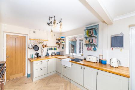 Fitted Kitchen