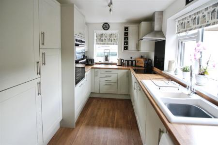 Fitted Kitchen