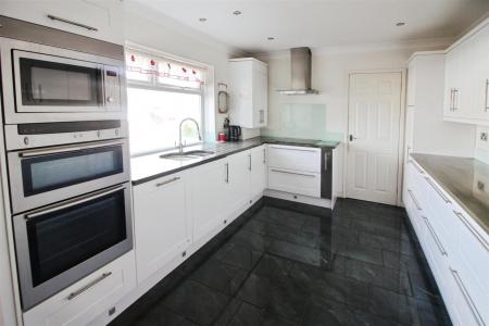 Fitted Kitchen