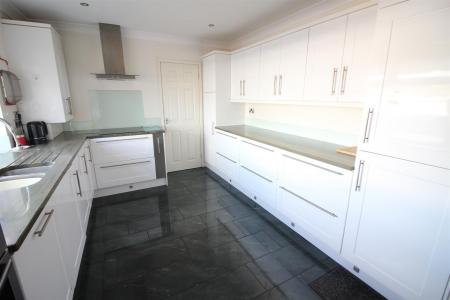 Fitted Kitchen