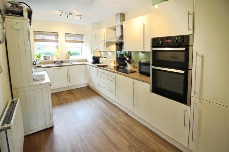 Fitted Kitchen