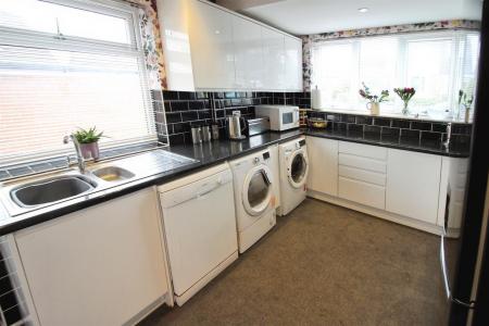Fitted Kitchen
