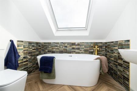 En-Suite Bathroom
