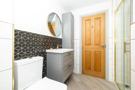 Jack and Jill En-Suite
