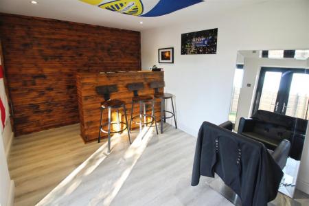 Bar/Office