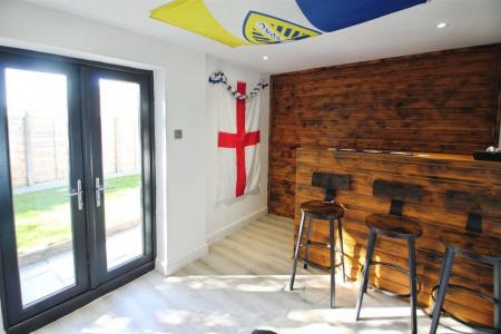 Bar/Office
