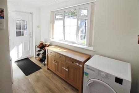 Rear Lobby/Snug