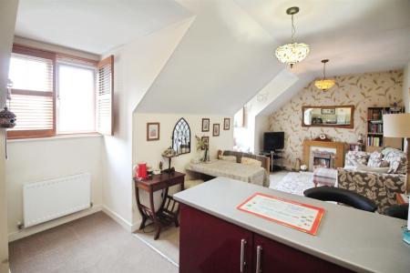 Kitchen/dining/lounge