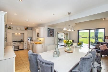 Kitchen/Diner/Family Room