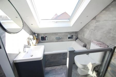 En-suite bathroom