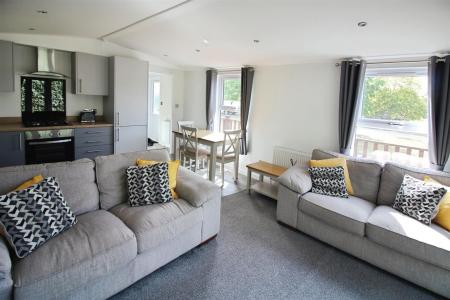 Lounge/diner/kitchen