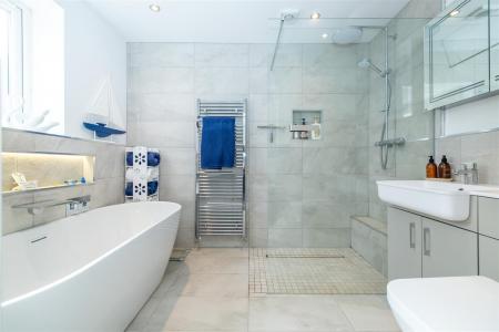 En-Suite Bathroom