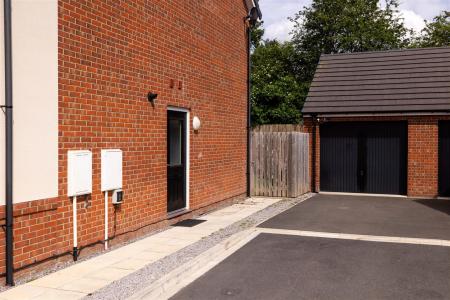 Drive & Garage