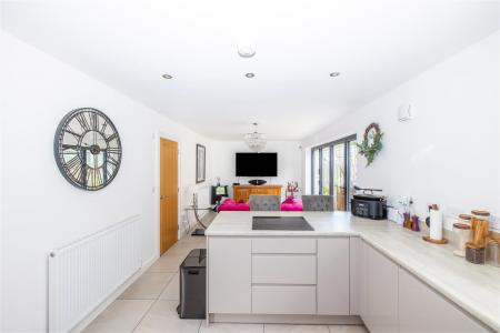 Kitchen/Family room