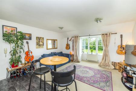 Kitchen/diner/living space