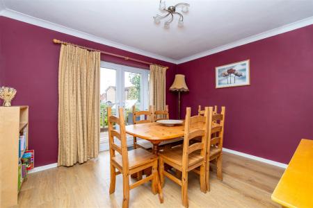 Bedroom/dining room