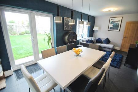 Dining/family room