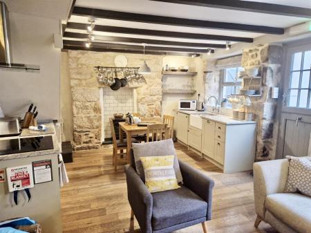 WhatsApp Image 2024-11-22 at 16.57.59 (10).jpeg