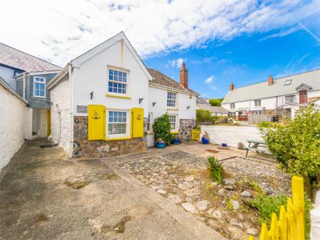 The Beach House, Coverack-01.jpg