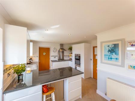 39 Hellis Wartha, Helston-05.jpg