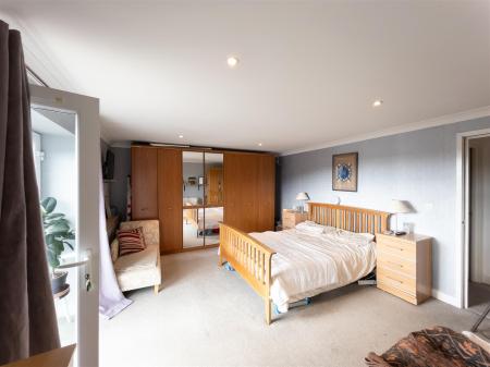 10 Flora Gardens-15.jpg