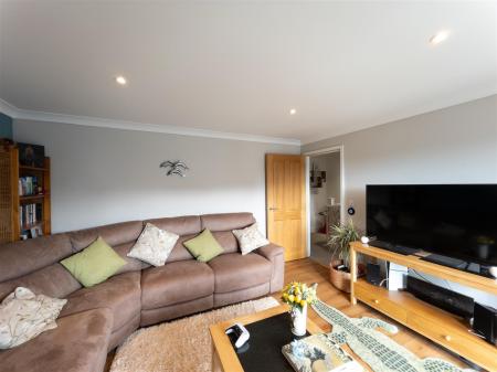 10 Flora Gardens-19.jpg