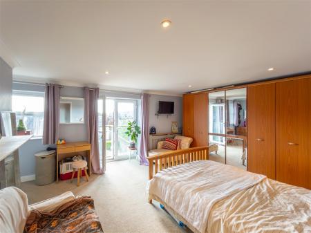 10 Flora Gardens-14.jpg