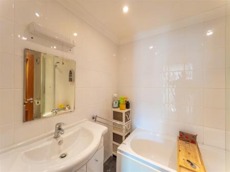 10 Flora Gardens-07.jpg