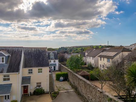 10 Flora Gardens-16.jpg