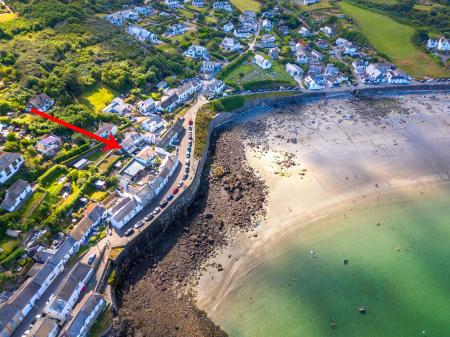 Ivy Cottage, Coverack-05 arrow.jpg