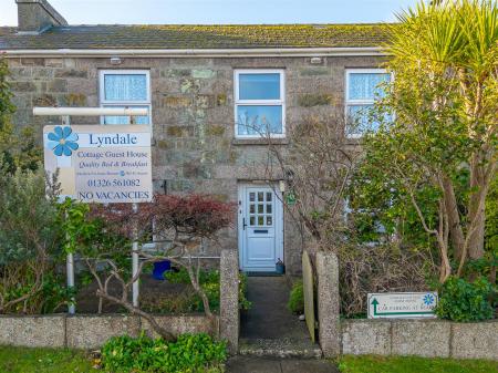 Lyndale, Helston-02.jpg