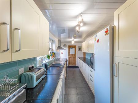 Lyndale, Helston-32.jpg