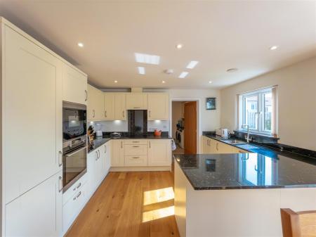 1 Fawn Close, Helston-07.jpg