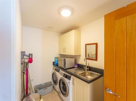 1 Fawn Close, Helston-08.jpg