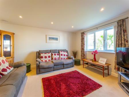 1 Fawn Close, Helston-06.jpg