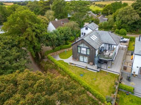 Shelleys, Polgarth Farm, Crowntown, TR13 0AA-01.jp